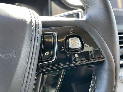 Used 2023 Lincoln Aviator AWD w/ Premium Package image 14