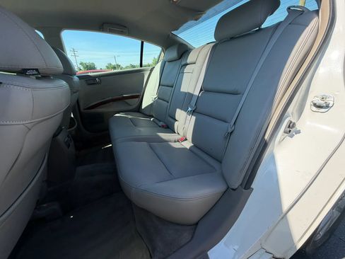 Used 2004 Nissan Maxima 3.5 SL w/ Driver Preferred Pkg FWD image 10