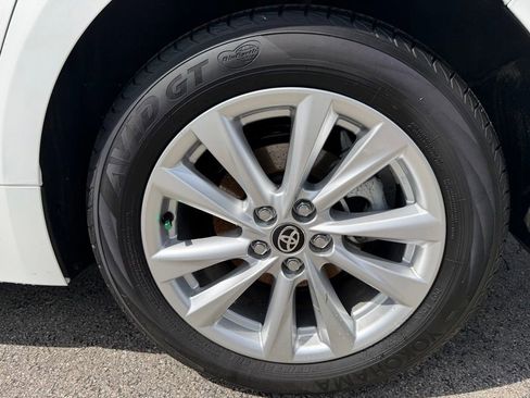 Used 2024 Toyota Corolla XLE FWD image 27