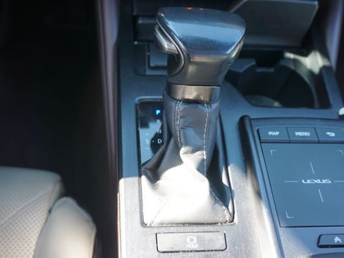 Used 2021 Lexus ES 350 Ultra Luxury w/ Accessory Package image 11