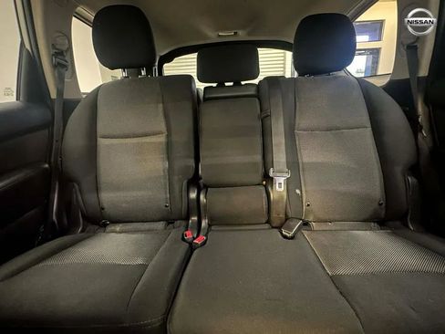 Used 2020 Nissan Pathfinder SV image 23