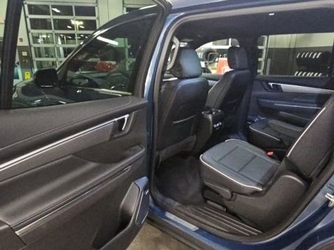 Used 2025 Buick Enclave Preferred image 31