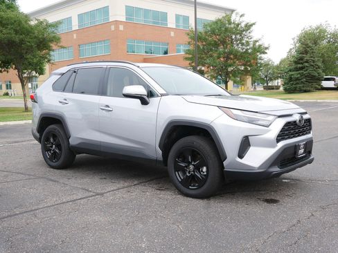 Used 2025 Toyota RAV4 XLE w/ Convenience Package AWD/4WD image 7