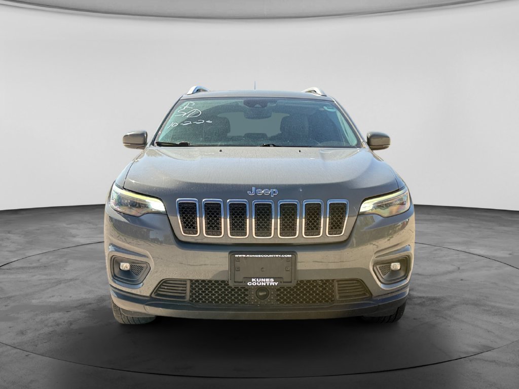 Used 2021 Jeep Cherokee Latitude Plus AWD/4WD image 2