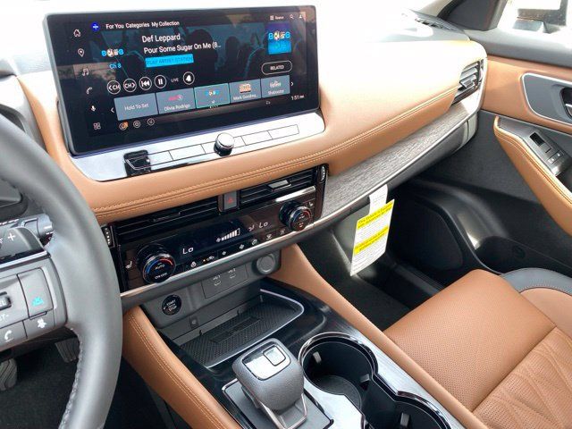 New 2026 Nissan Rogue Platinum AWD/4WD image 17
