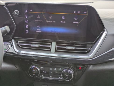 New 2025 Chevrolet Trax ACTIV w/ Driver Confidence Package image 5