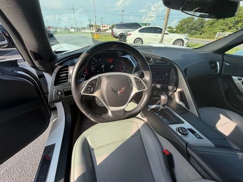 Used 2016 Chevrolet Corvette Stingray Convertible RWD image 11