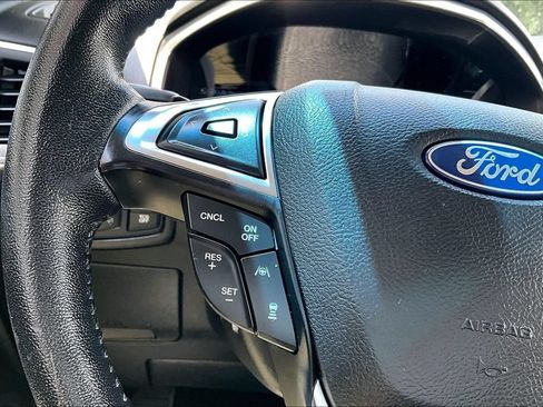 Used 2019 Ford Edge Titanium w/ Equipment Group 301A AWD/4WD image 12