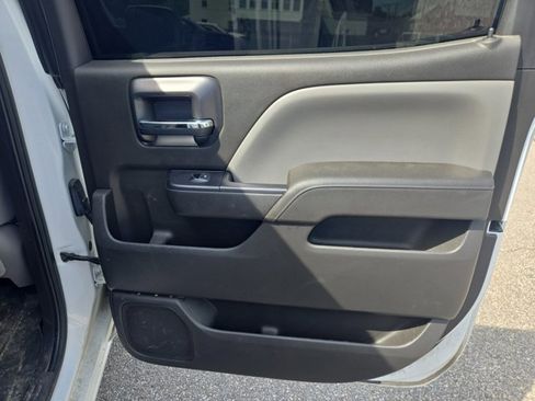 Used 2018 Chevrolet Silverado 1500 Custom w/ Custom Value Package AWD/4WD image 24