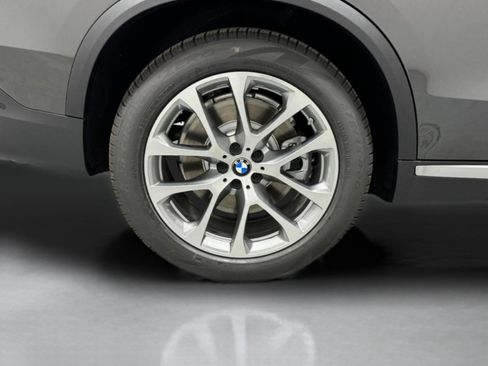 New 2026 BMW X5 xDrive50e image 8