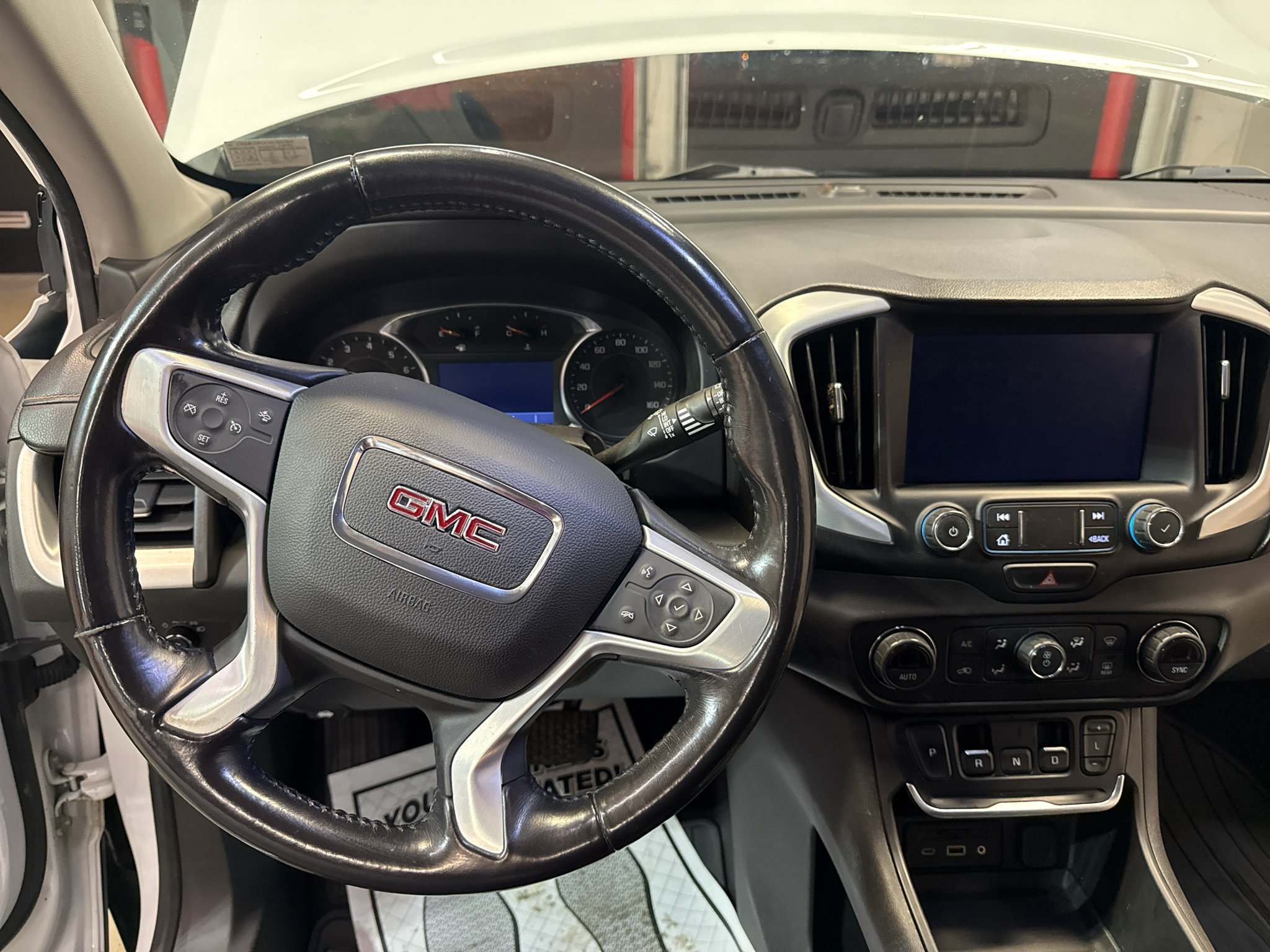 Used 2021 GMC Terrain SLE w/ Driver Convenience Package AWD/4WD image 17