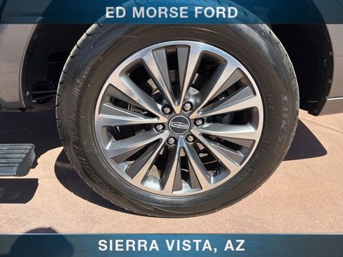 Used 2015 Lincoln Navigator 2WD image 47