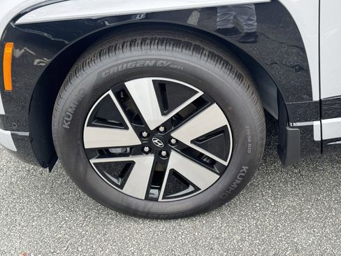New 2026 Hyundai Ioniq 9 SEL w/ Tow & Go Package AWD/4WD image 11