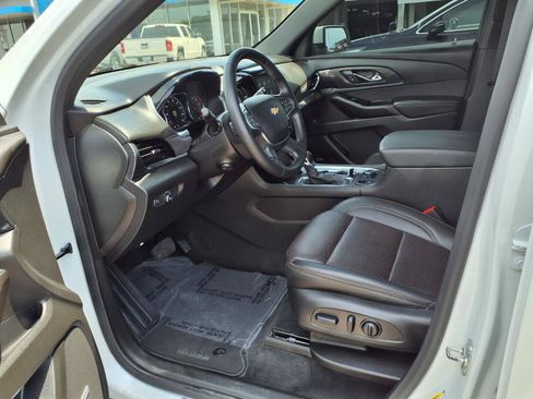 Used 2023 Chevrolet Traverse High Country FWD image 15