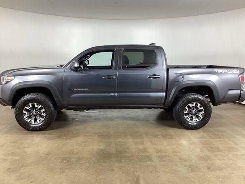 Used 2023 Toyota Tacoma TRD Off-Road w/ Technology Package AWD/4WD image 9