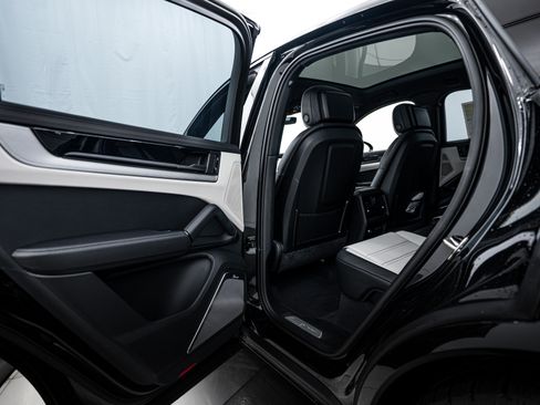 New 2026 Porsche Cayenne S image 21