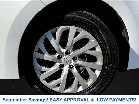 Used 2017 Toyota Corolla LE FWD image 29