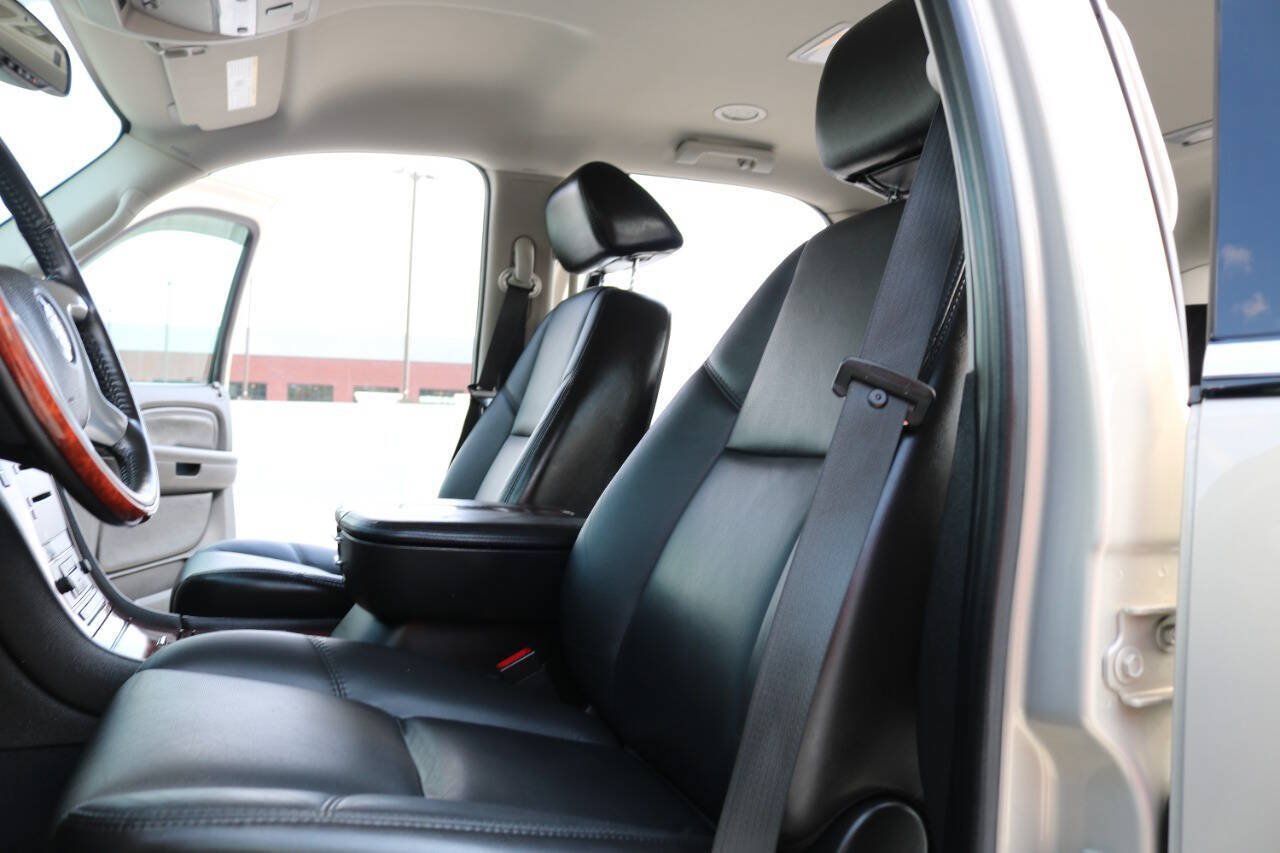 Used 2007 Cadillac Escalade AWD image 98