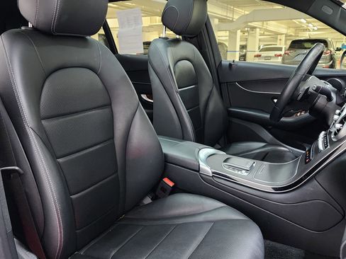 Used 2021 Mercedes-Benz GLC 300 4MATIC image 22