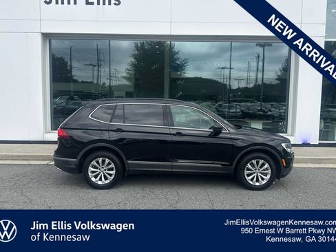 Used 2018 Volkswagen Tiguan SE w/ Panoramic Sunroof Package AWD/4WD image 1