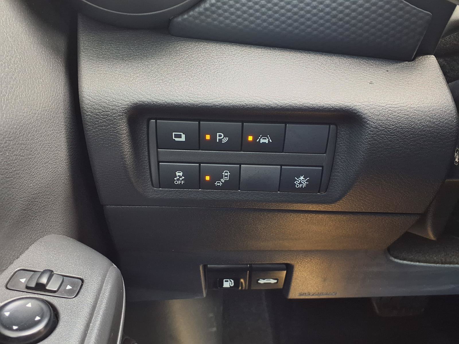 Used 2021 Nissan Kicks S FWD image 9
