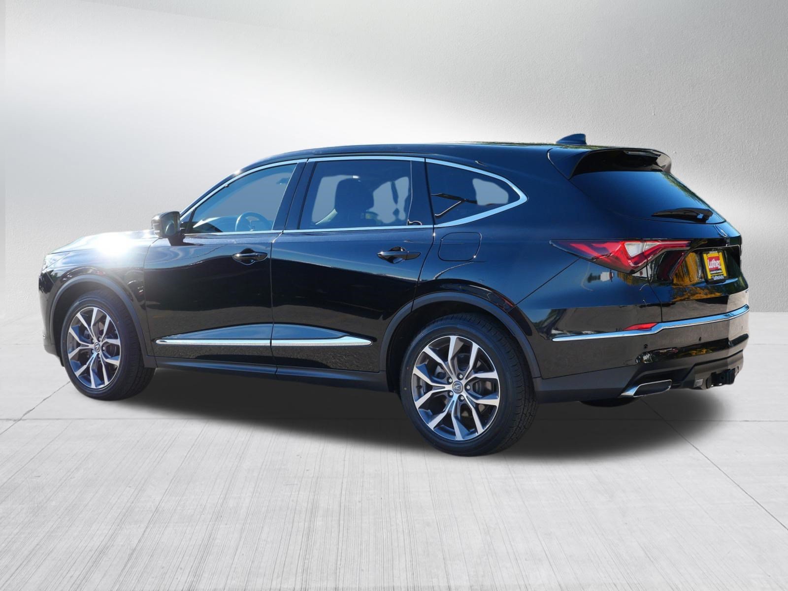 Used 2024 Acura MDX w/ Technology Package AWD/4WD image 5