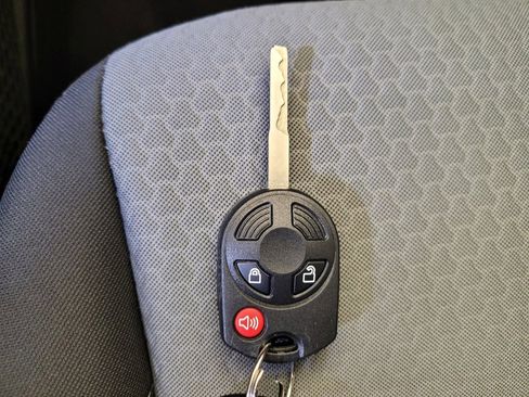 Used 2018 Ford Escape SE image 32