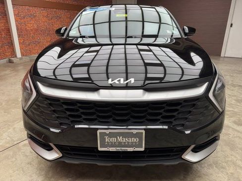 Used 2023 Kia Sportage LX image 8