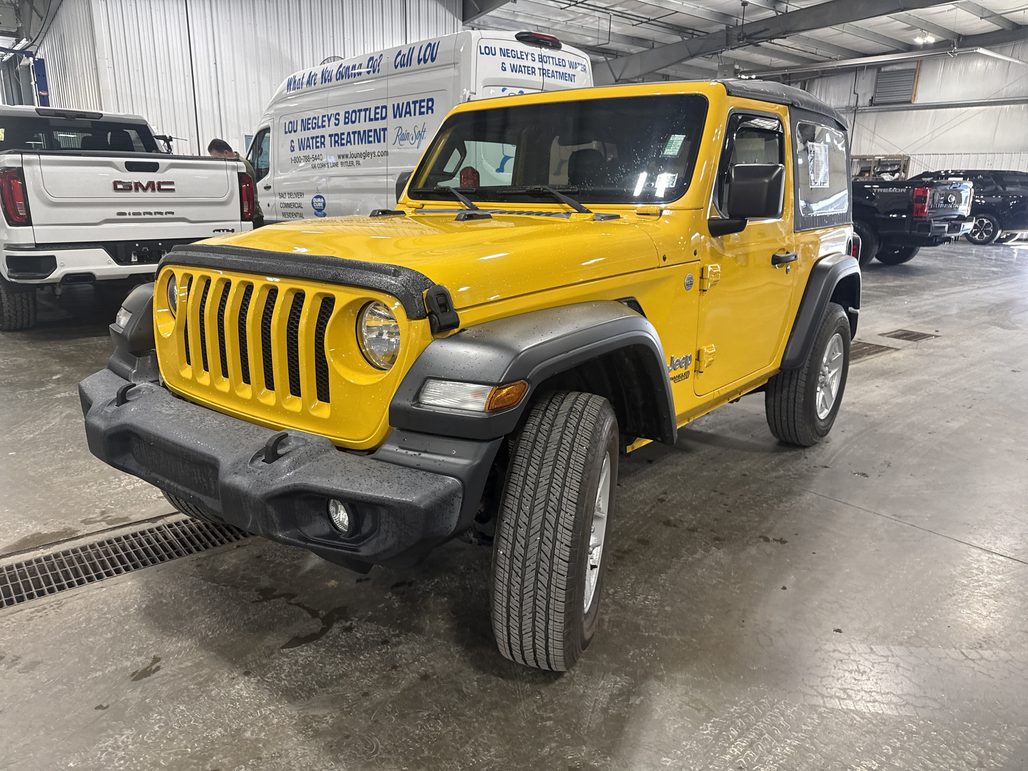 Used 2019 Jeep Wrangler Sport AWD/4WD image 6
