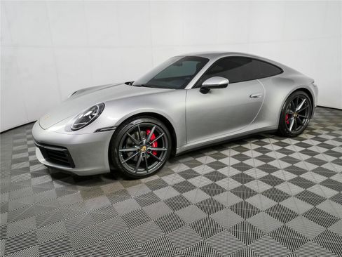Certified 2022 Porsche 911 Carrera RWD image 2