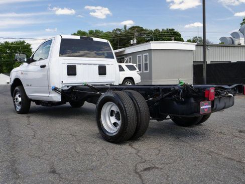 Used 2022 RAM 3500 Tradesman RWD image 9