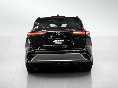 Used 2020 Toyota Highlander Platinum AWD/4WD image 4