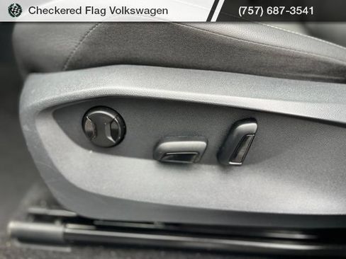 Used 2023 Volkswagen Tiguan SE R-Line FWD image 23