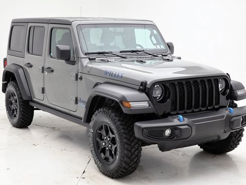 Used 2023 Jeep Wrangler Unlimited image 3