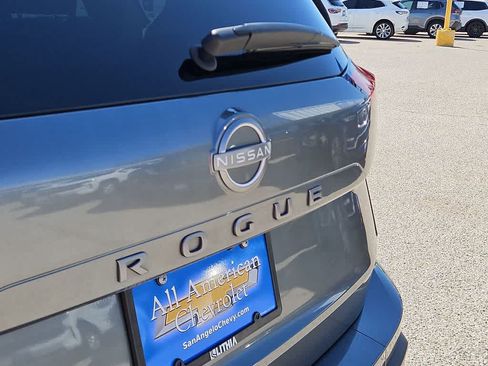 Used 2025 Nissan Rogue SV FWD image 11