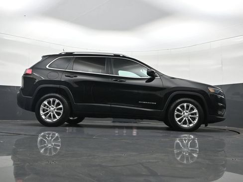 Used 2019 Jeep Cherokee Latitude w/ Popular Appearance Group FWD image 34