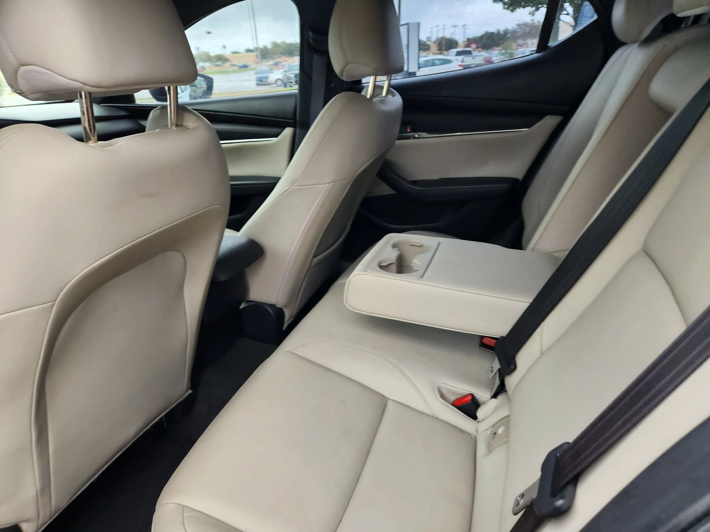 Used 2020 MAZDA MAZDA3 Hatchback w/ Preferred Package FWD image 12