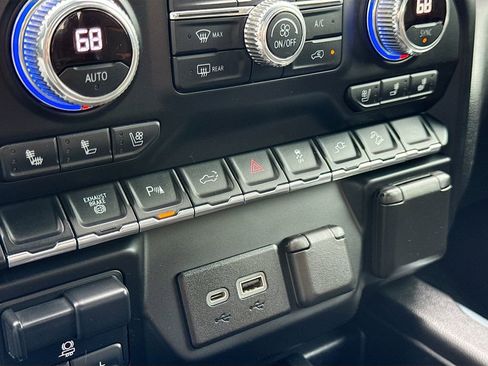 Used 2021 GMC Sierra 2500 AT4 w/ AT4 Preferred Package image 40