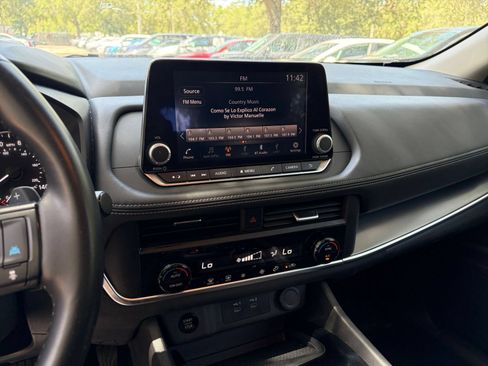 Used 2025 Nissan Rogue SV AWD/4WD image 21