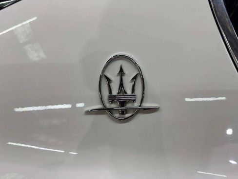 Used 2017 Maserati Levante S AWD/4WD image 15
