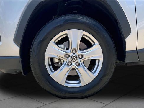 Used 2024 Toyota RAV4 XLE FWD image 11