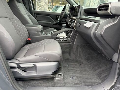 Used 2025 Toyota Tacoma SR AWD/4WD image 7