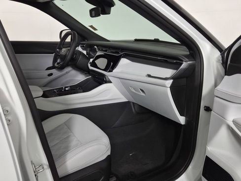 New 2026 Jeep Cherokee Overland image 33