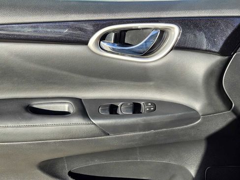 Used 2016 Nissan Sentra SL image 22