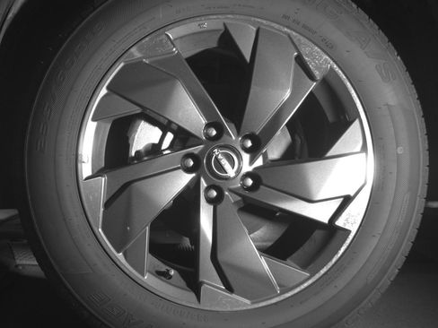 Used 2025 Nissan Rogue SV image 12