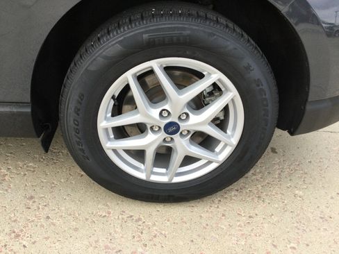 Used 2021 Ford Edge SEL w/ Convenience Package image 5