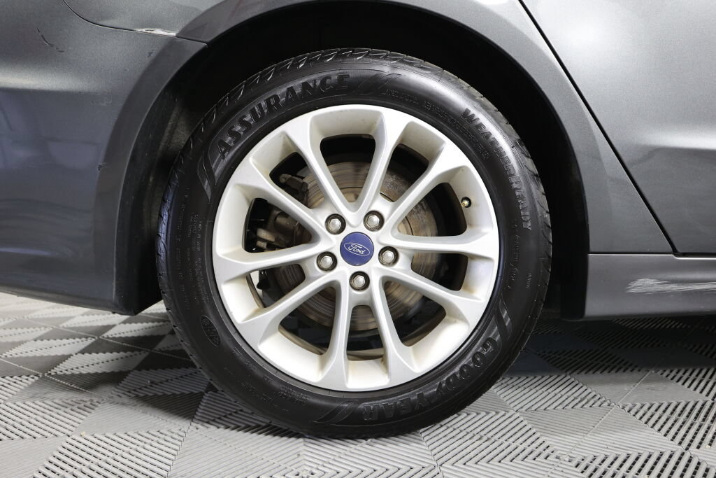 Used 2019 Ford Fusion SE FWD image 7