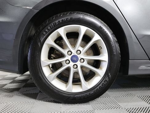 Used 2019 Ford Fusion SE FWD image 7