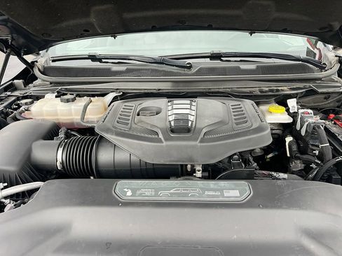 Used 2024 Jeep Wagoneer Base image 32