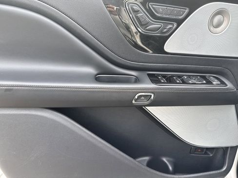 Used 2025 Lincoln Aviator Reserve w/ Equipment Group 201A AWD/4WD image 10